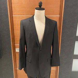 Hugo Boss Black Suit 42R
